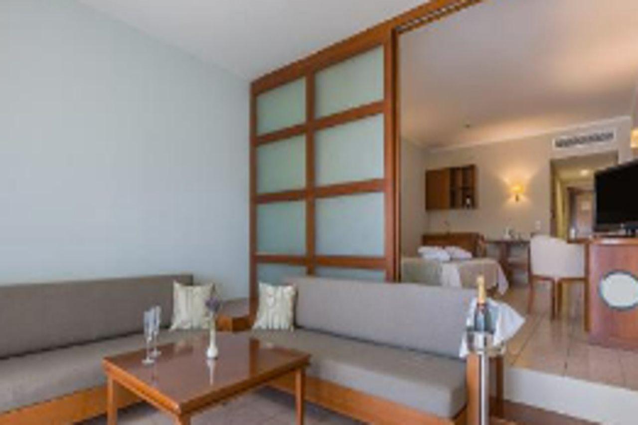 Kipriotis Maris Suites Псалиди Екстериор снимка