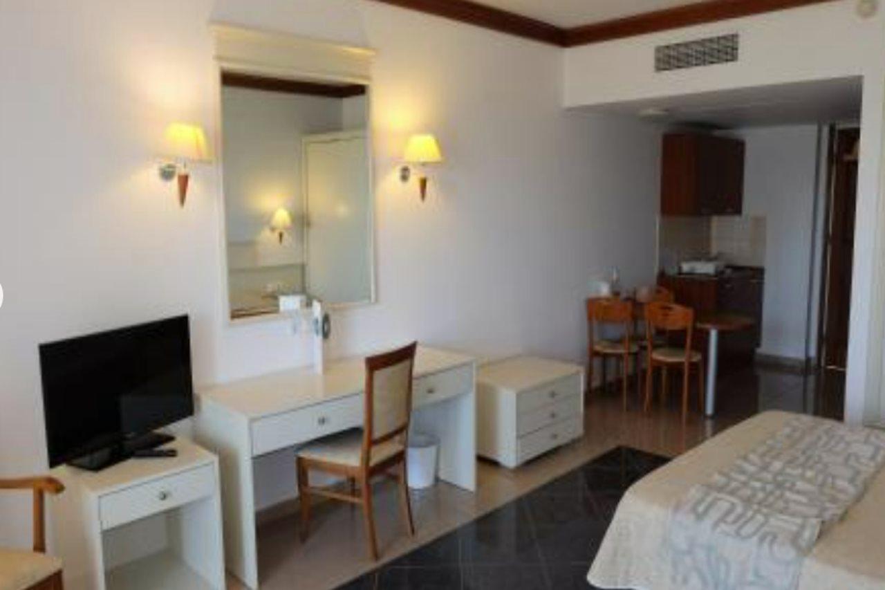 Kipriotis Maris Suites Псалиди Екстериор снимка