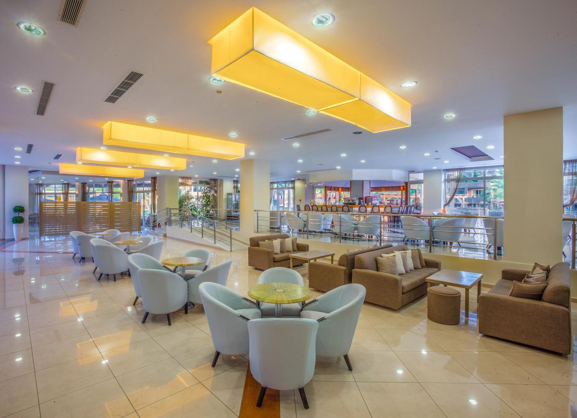 Kipriotis Maris Suites Псалиди Екстериор снимка