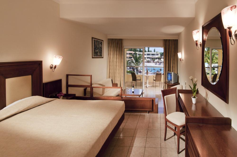 Kipriotis Maris Suites Псалиди Стая снимка