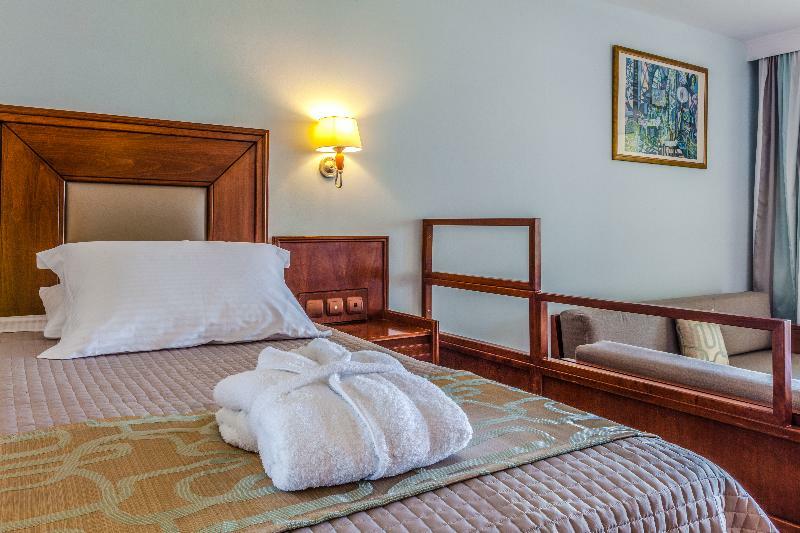 Kipriotis Maris Suites Псалиди Екстериор снимка