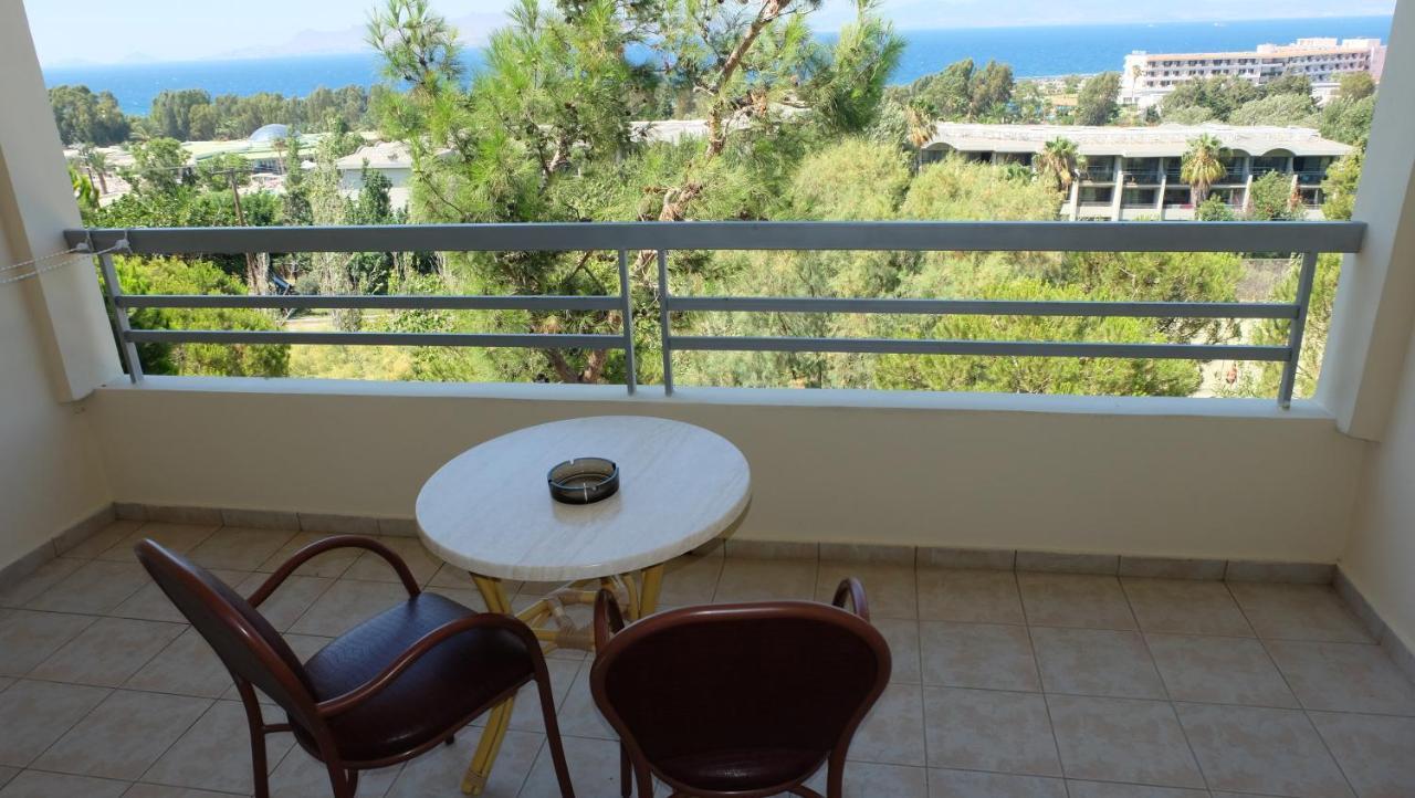 Kipriotis Maris Suites Псалиди Екстериор снимка