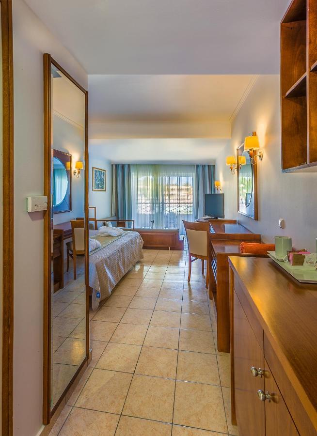 Kipriotis Maris Suites Псалиди Екстериор снимка